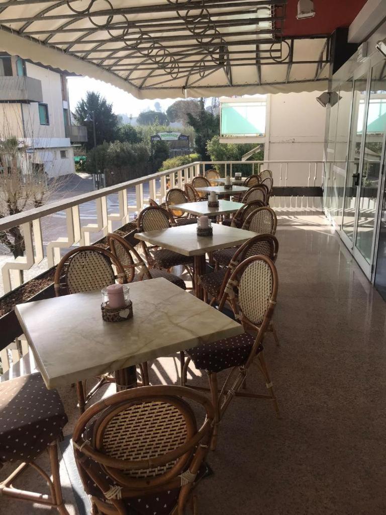 Hotel Riviera Nuova Gestione 卡托利卡 外观 照片