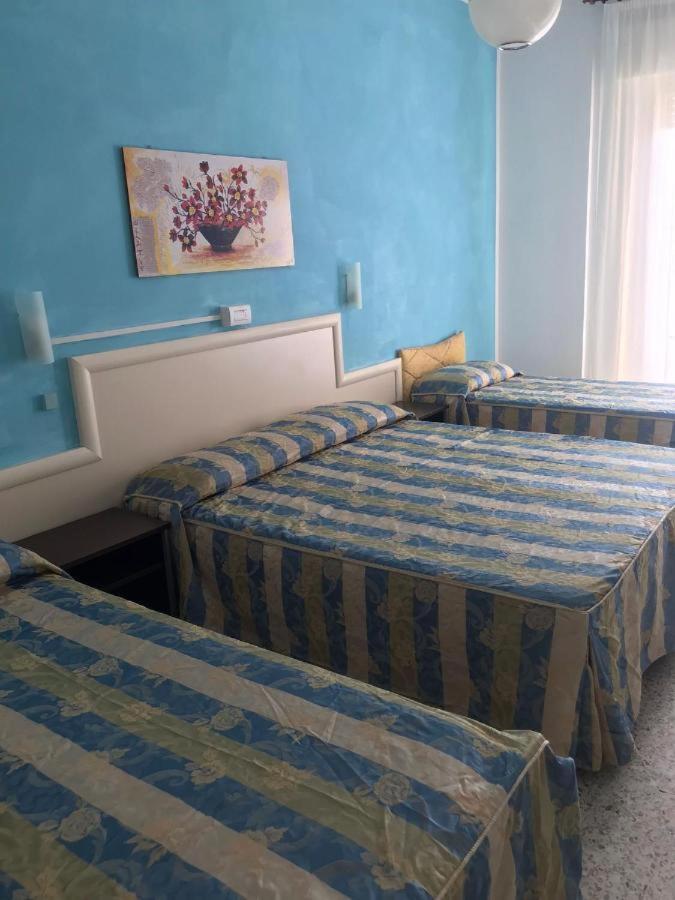 Hotel Riviera Nuova Gestione 卡托利卡 外观 照片