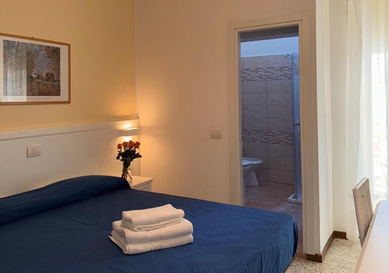 Hotel Riviera Nuova Gestione 卡托利卡 外观 照片