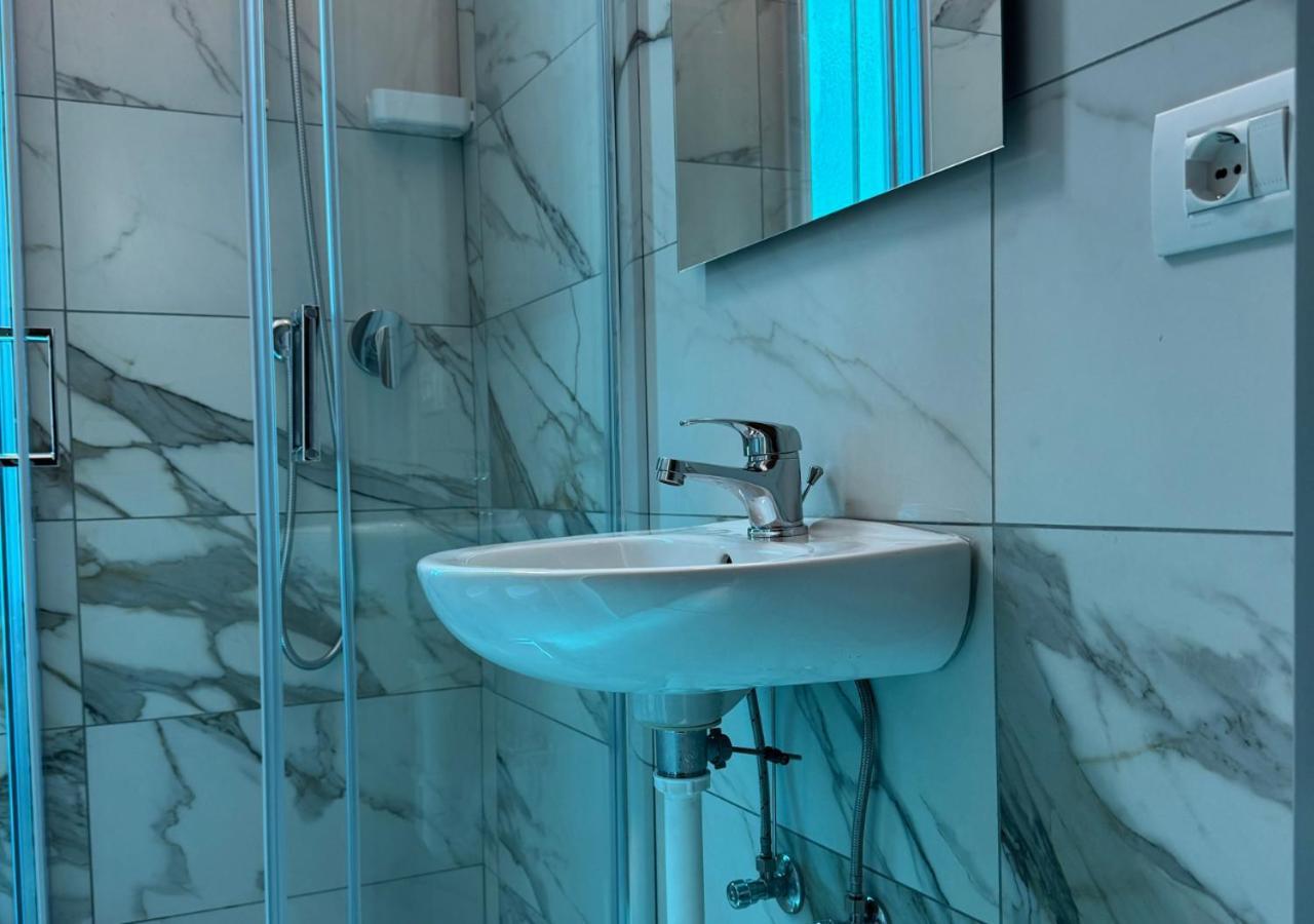 Hotel Riviera Nuova Gestione 卡托利卡 外观 照片