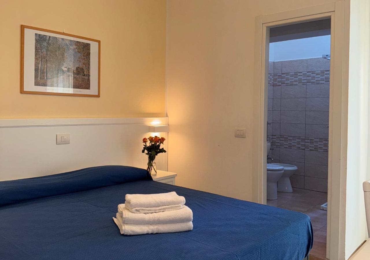 Hotel Riviera Nuova Gestione 卡托利卡 外观 照片