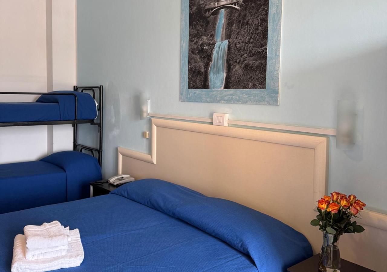 Hotel Riviera Nuova Gestione 卡托利卡 外观 照片
