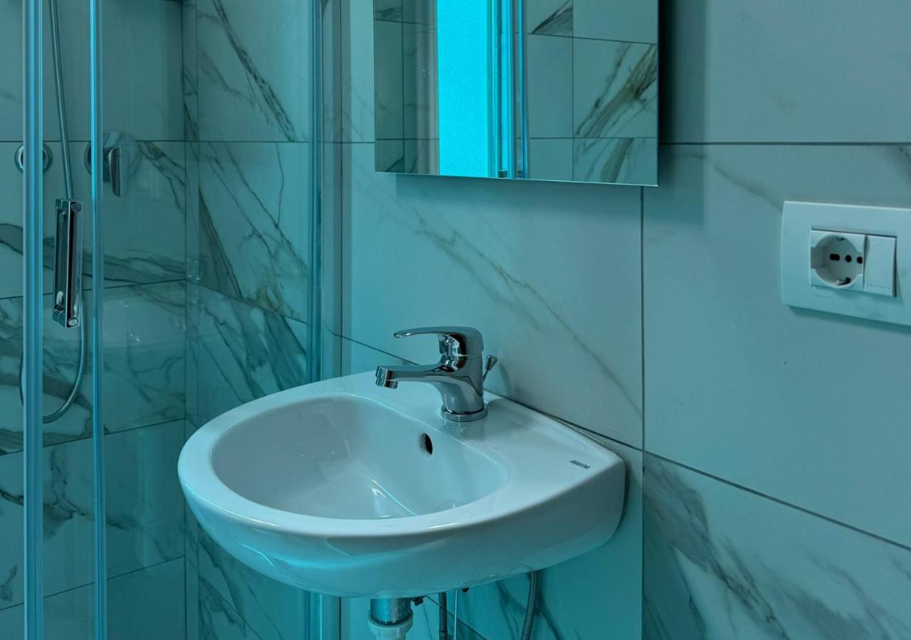 Hotel Riviera Nuova Gestione 卡托利卡 外观 照片